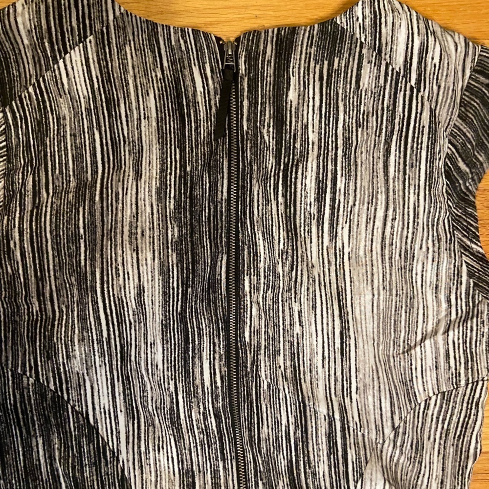 Mossimo Stripped Pattern Dress sz Medium - Picture 4 of 5